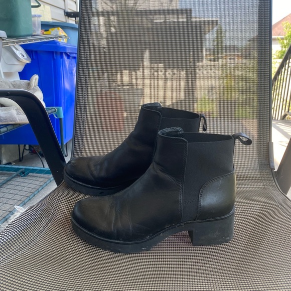 Aldo chunky leather boots retailing now for 120 - Picture 2 of 4